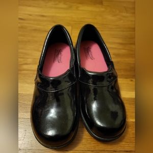LAFORST BLACK PATENT WORK CLOGS EUC SIZE 8 slip resistant